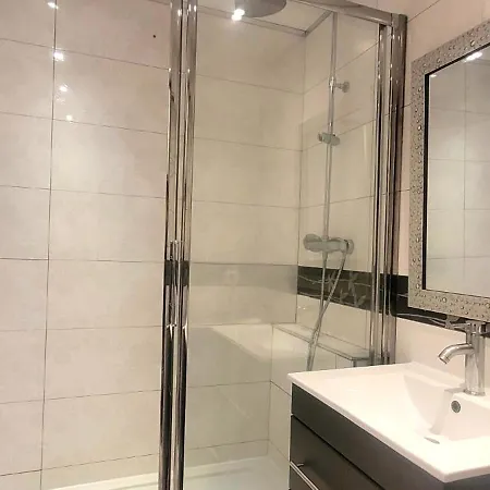 Le Cocon - 4 Personnes Et Parking Prive Gratuit Apartment